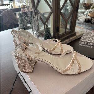 Elegant Pearl-Strap Block Heel Sandals - Ivory